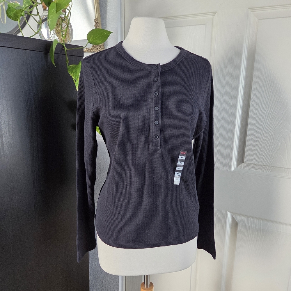 Levi's black long sleeve waffle shirt women's XL slim fit new with tags